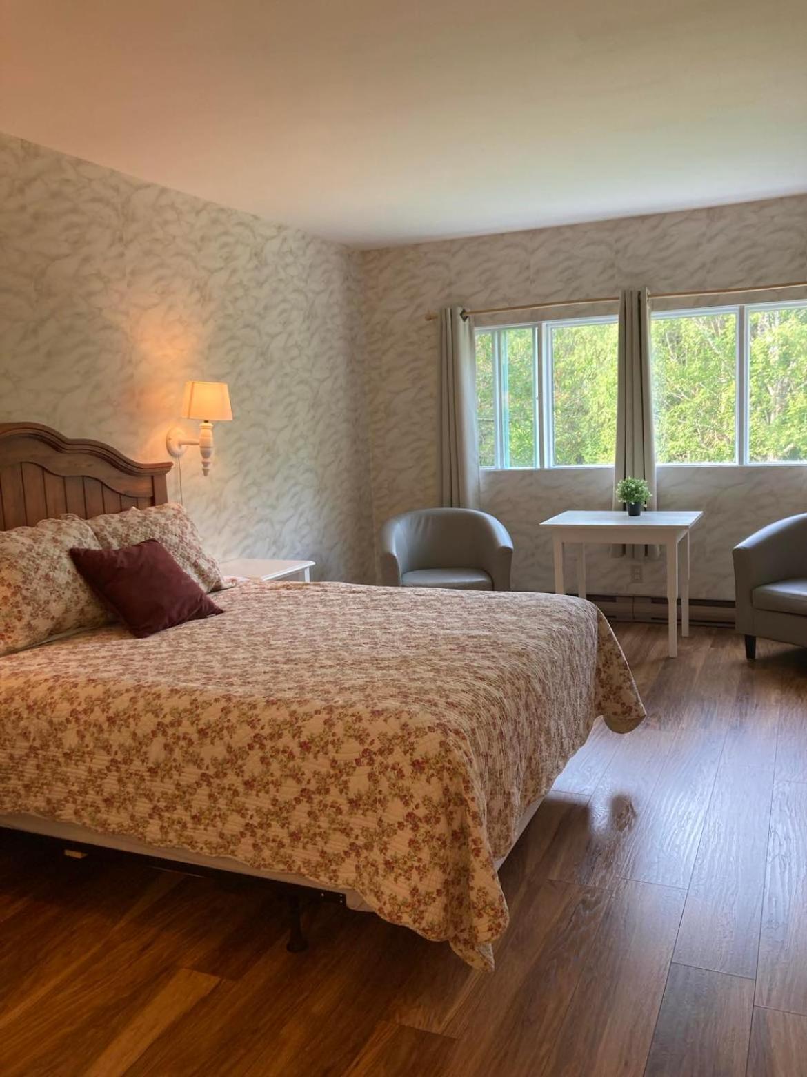 Auberge Les Sources 라말베 외부 사진